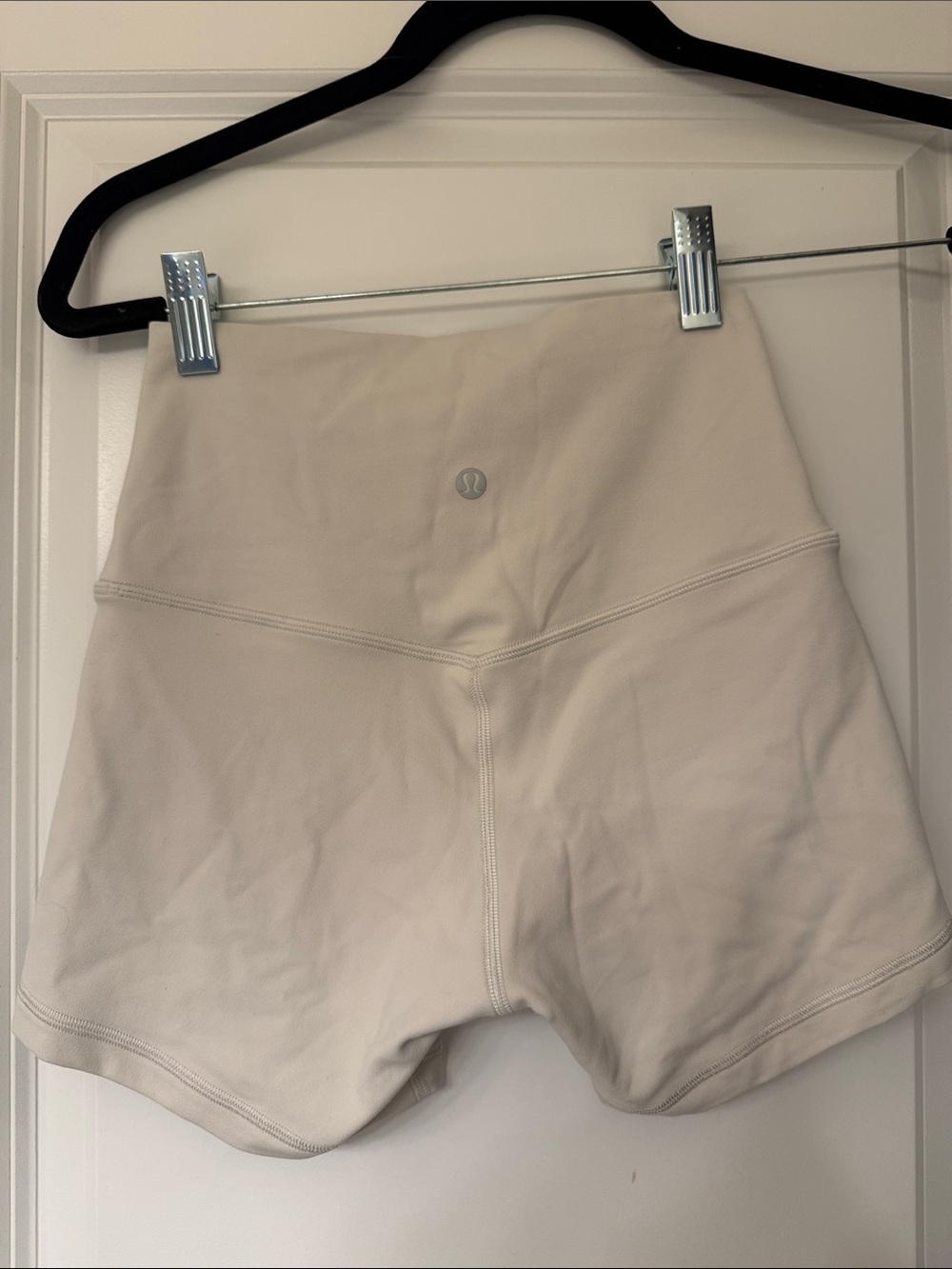 Lululemon Align High Rise Short 4" Bone Size 4 - Picture 2 of 3